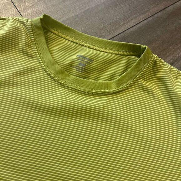 Patagonia Green Capilene Athletic Casual Tshirt Men Large Bin I-0 - Picture 2 of 6